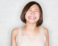 笑顔の女性